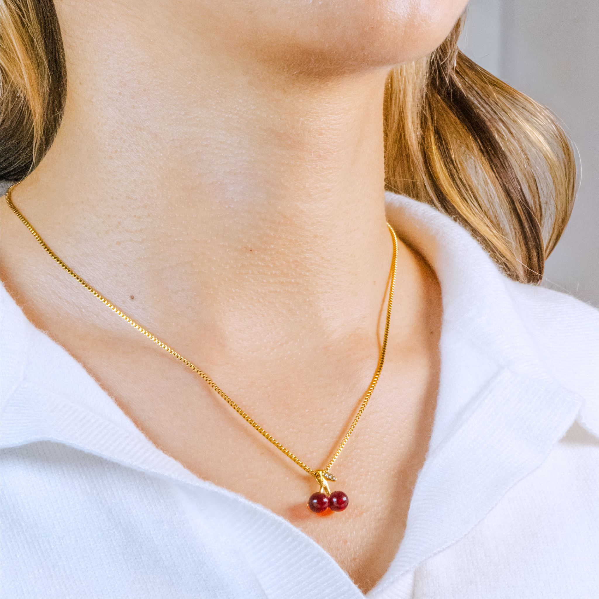 Cadena Box + Dije Cherry Roja - Mujer