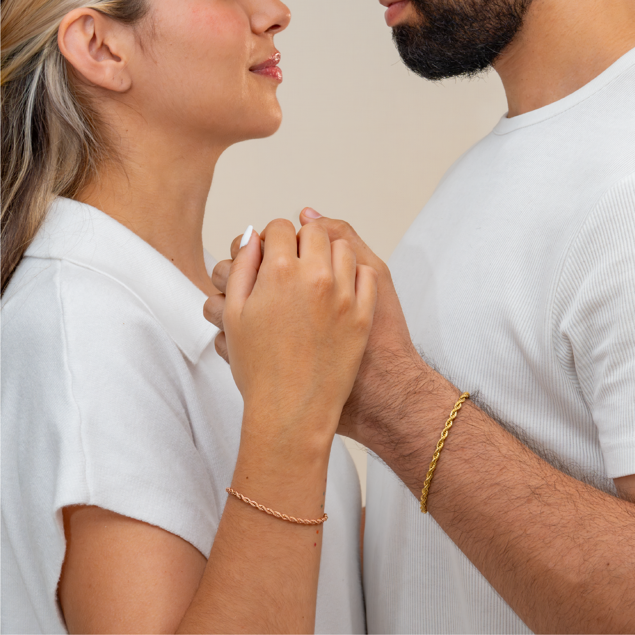 Combo Pareja Pulsos: Lazo Dorado + Lazo Rosa
